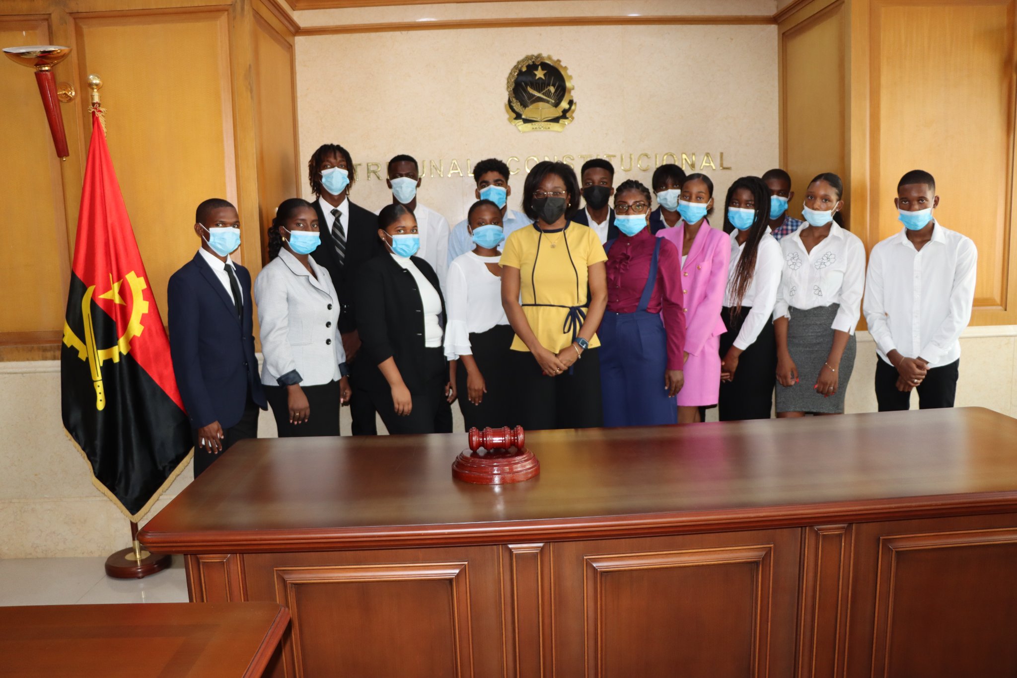 ESTUDANTES DO COLÉGIO MONTE SOL VISITAM TRIBUNAL