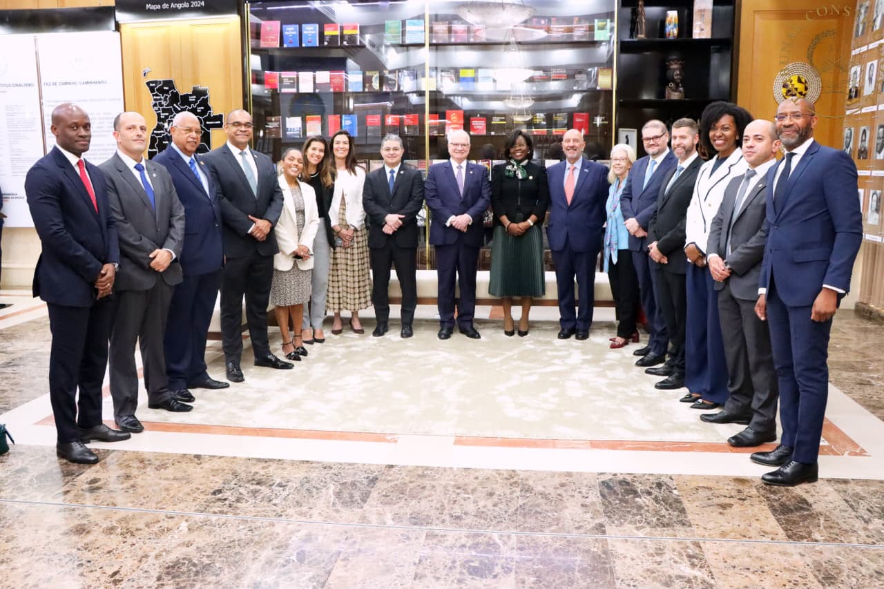 Presidente do STF Visita Galeria do Constitucionalismo Angolano